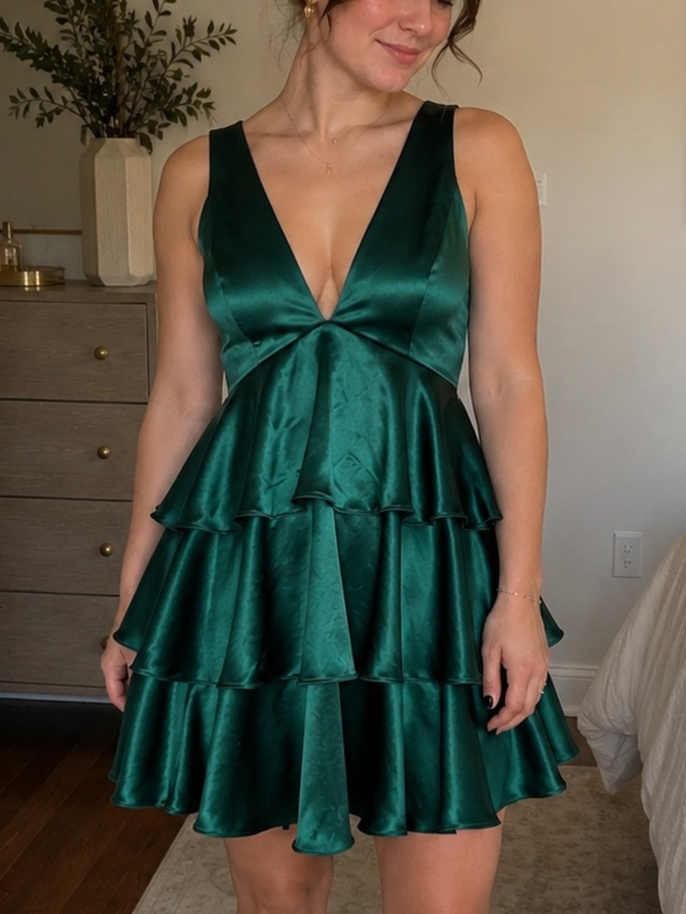Lulus Emerald Green Satin Tiered Mini Dress NWT XS Open Back Party Cocktail